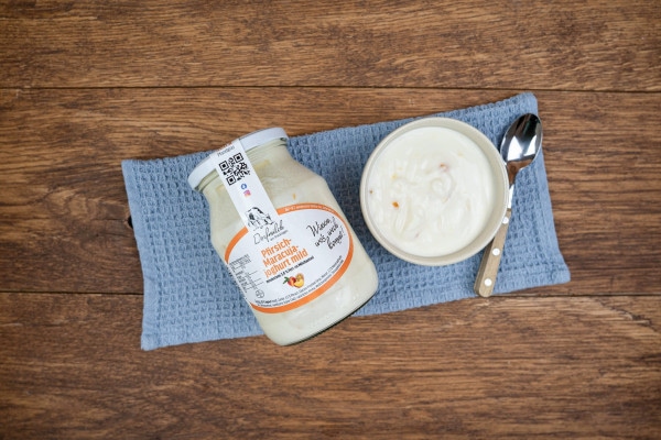 Pfirsich-Maracujajoghurt im Glas