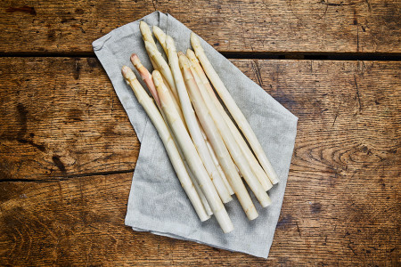 Weißer Spargel Hofsortierung