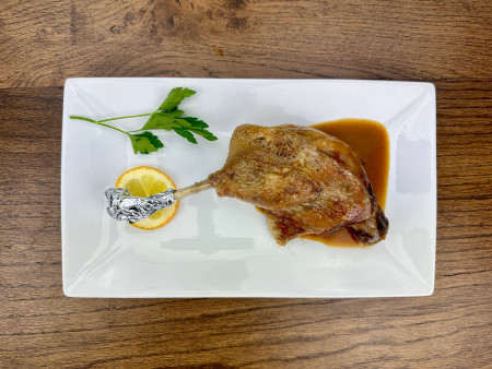 Gänsekeule gebraten