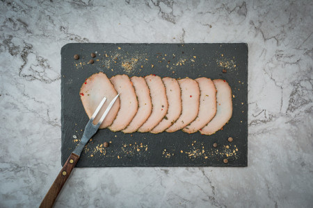 Kasseleraufschnitt mit Kräutern
